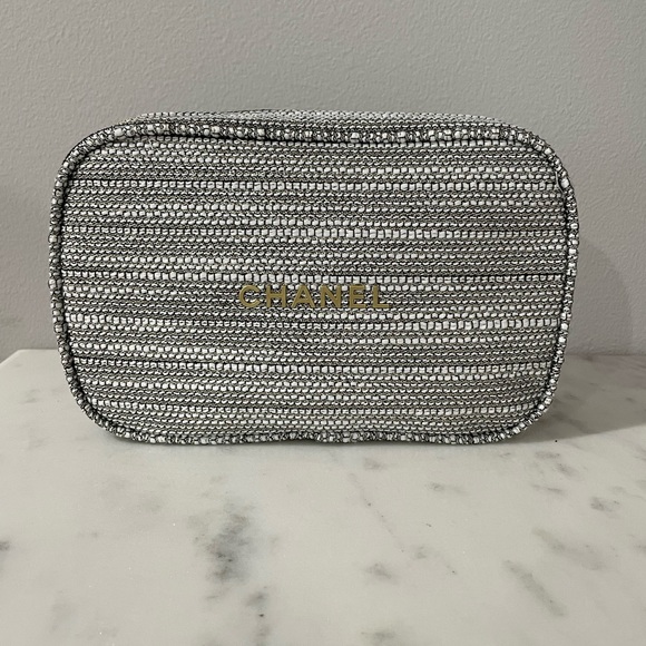 CHANEL Bags Chanel Holiday Cosmetic Pouch Poshmark